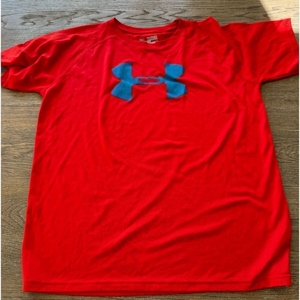 Under Armour. Youth xl. Heat gear/ loose